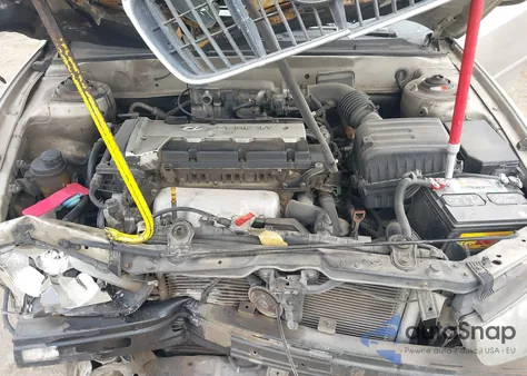 2001 Hyundai Elantra Gls z USA, uszkodzony, nr VIN KMHDN45D11U044696